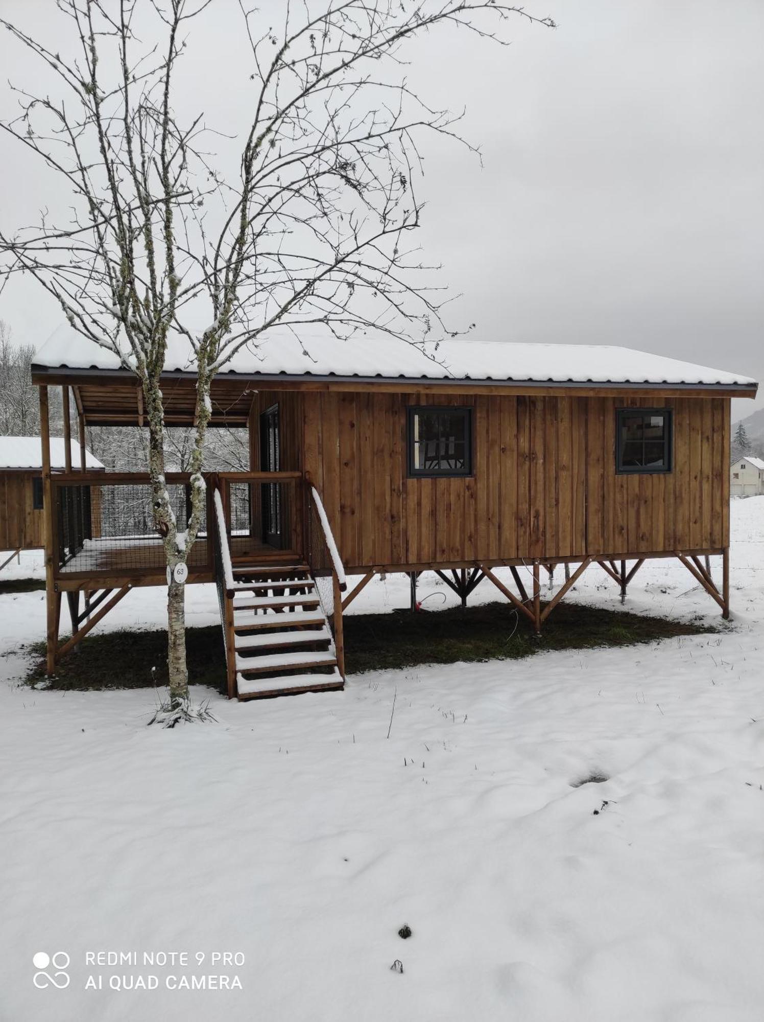 Camping La Borie Basse Condat  Exterior photo